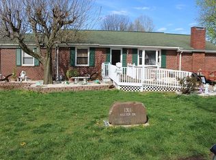 1311 Hilltop Dr, Mayfield, KY 42066