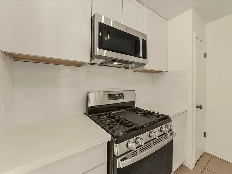 18147 Dinner Creek Dr — Photo 27