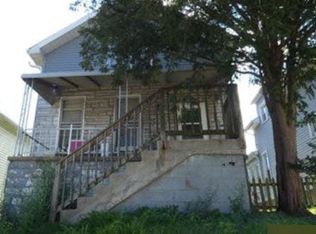 1051 Center Pl, Dubuque, IA 52001