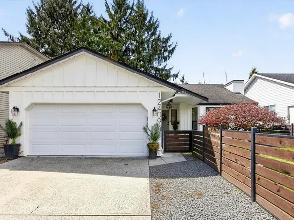 12409 233a St, Maple Ridge, BC V2X 0N1