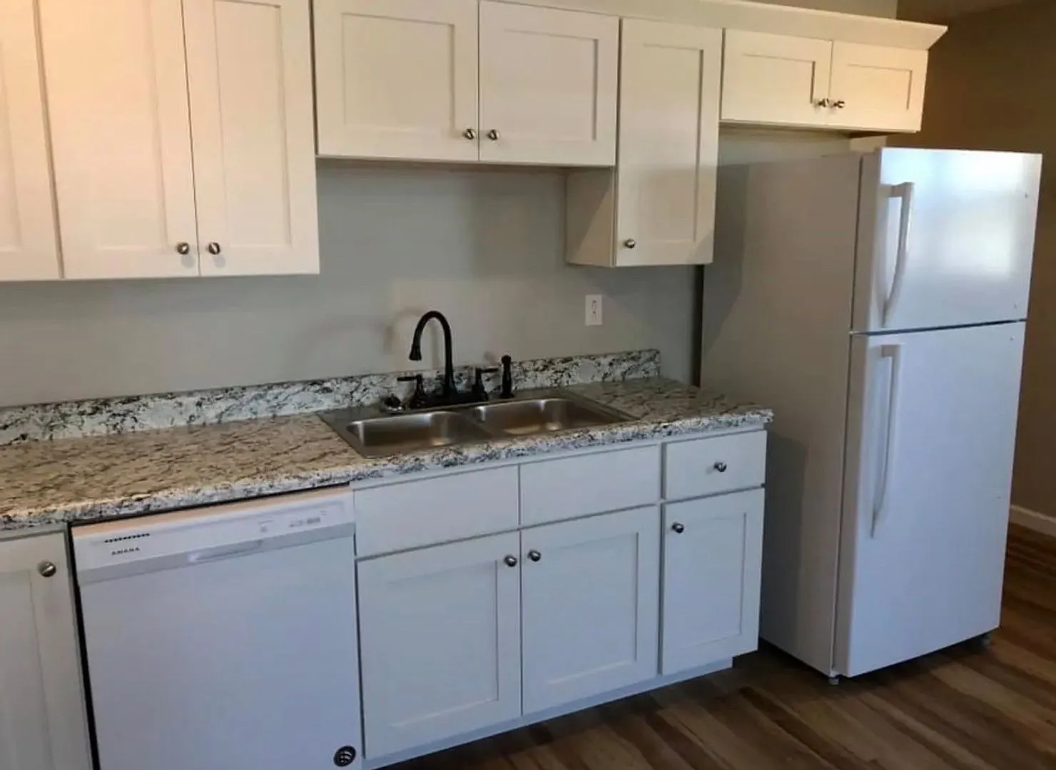 3 bed 1 bath single family home — Photo 3