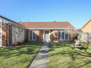 1540 Cricket Ct, Gretna, LA 70056