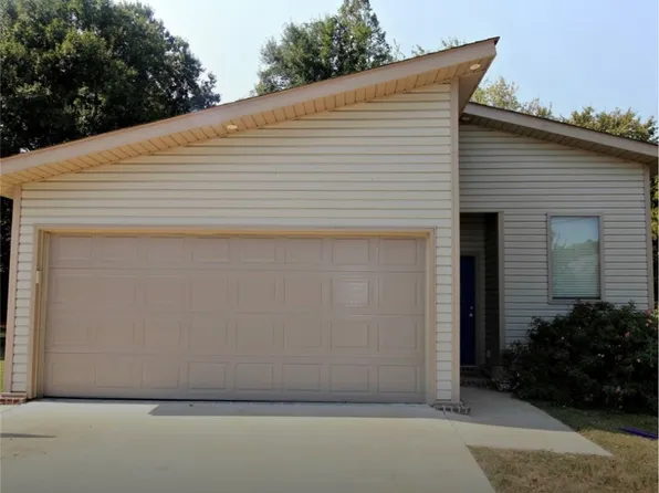 1106 S 26th St, Arkadelphia, AR 71923