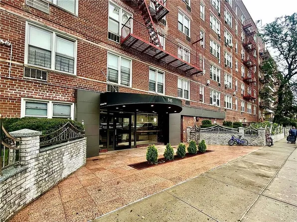 745 E 31st St APT 2B, Brooklyn, NY 11210