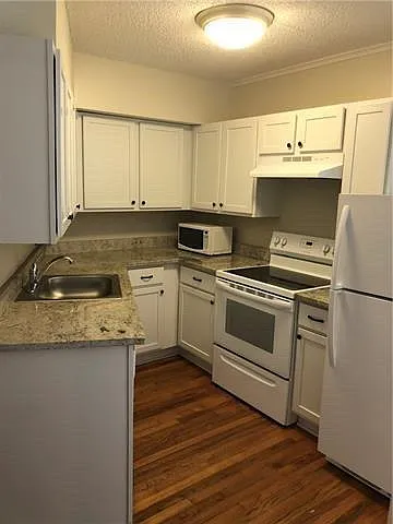 630 Broadway St #630 — Photo 4