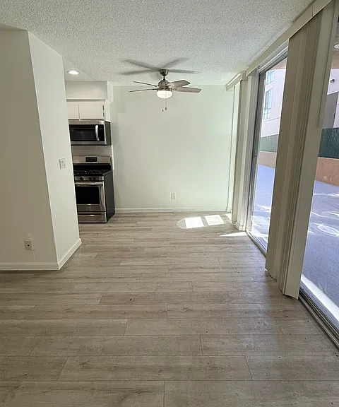 1617 N Poinsettia Place — Photo 13