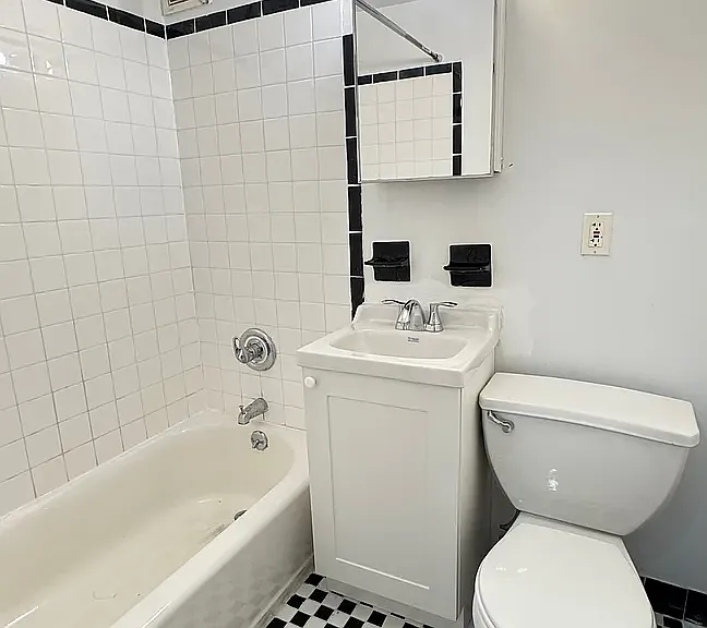 157 E 3rd St #2B — Photo 7