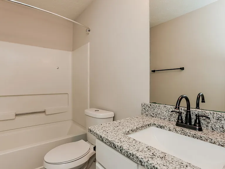 1413 Cater Ct — Photo 15