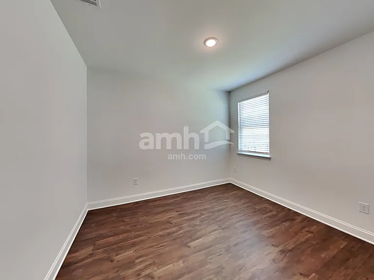 5233 Blue Mountain Dr — Photo 24