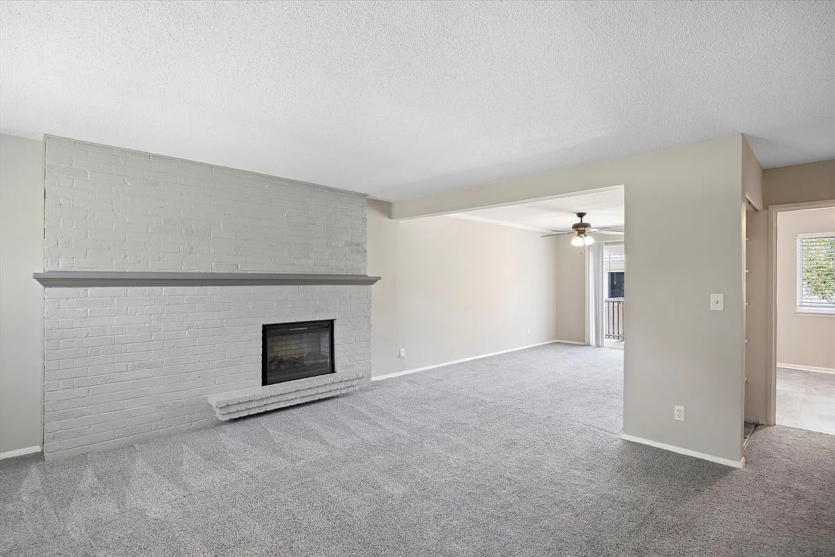 2 bed, 1.5 bath, 1815 sqft, $1,800 — Photo 2