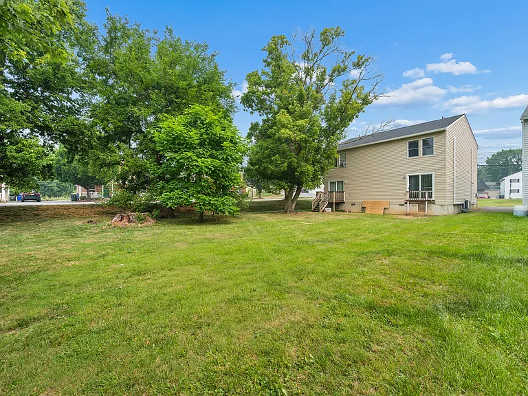 1135 W Washington St — Photo 16