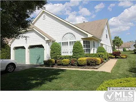2786 Meadow Lake Dr photo 1