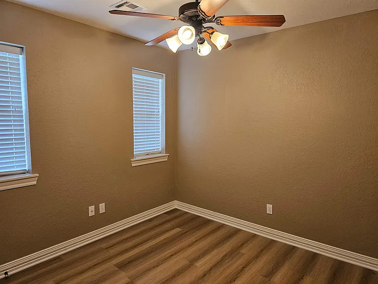 3208 Paloma Dr — Photo 13