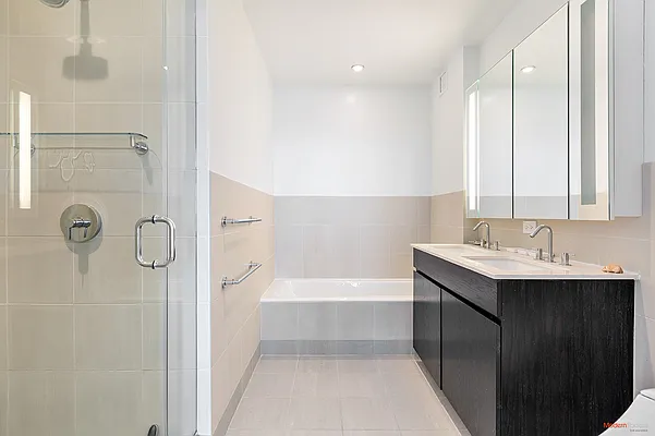Sold by Modern Spaces | media 7