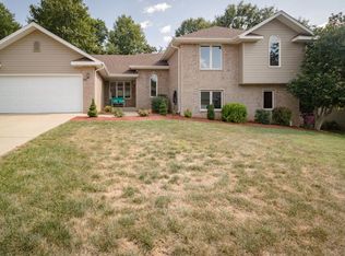 2326 W Nottingham St, Springfield, MO 65810