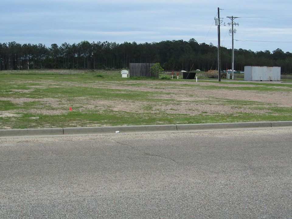 1st image of 114 Lamar Blvd