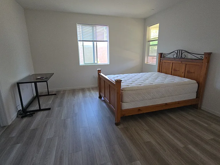 4431 Canada Way — Photo 8