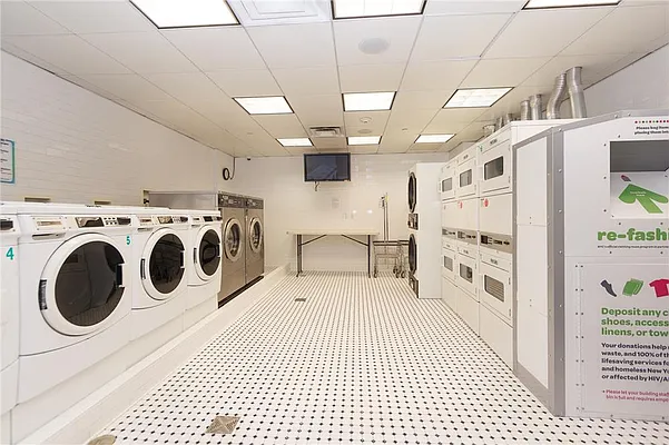 Sold by R New York | media 20