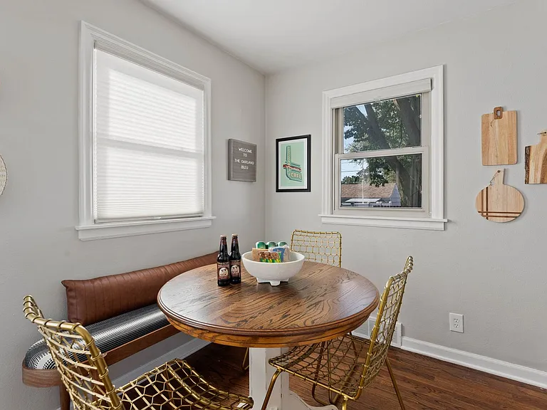 4207 N Normandie St — Photo 3