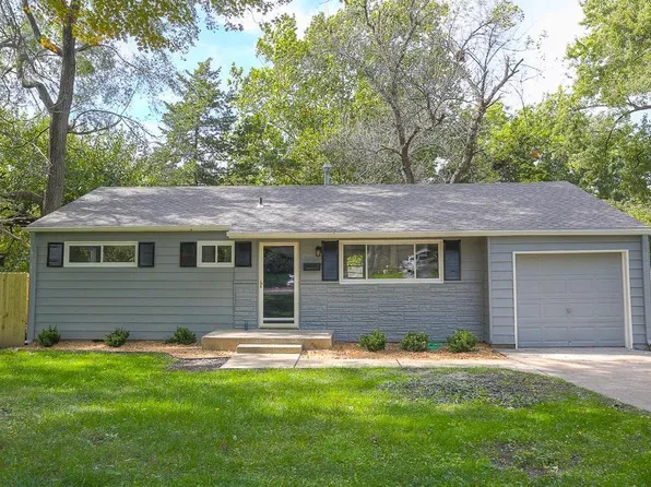 7840 Birch St, Prairie Village, KS 66208