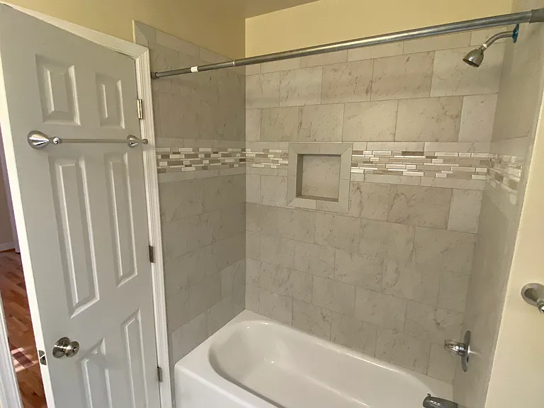 3200 Rosewood Ave — Photo 15