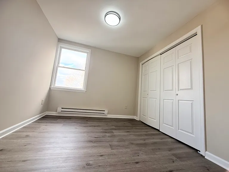 3-5-7 Maple St #7 — Photo 12