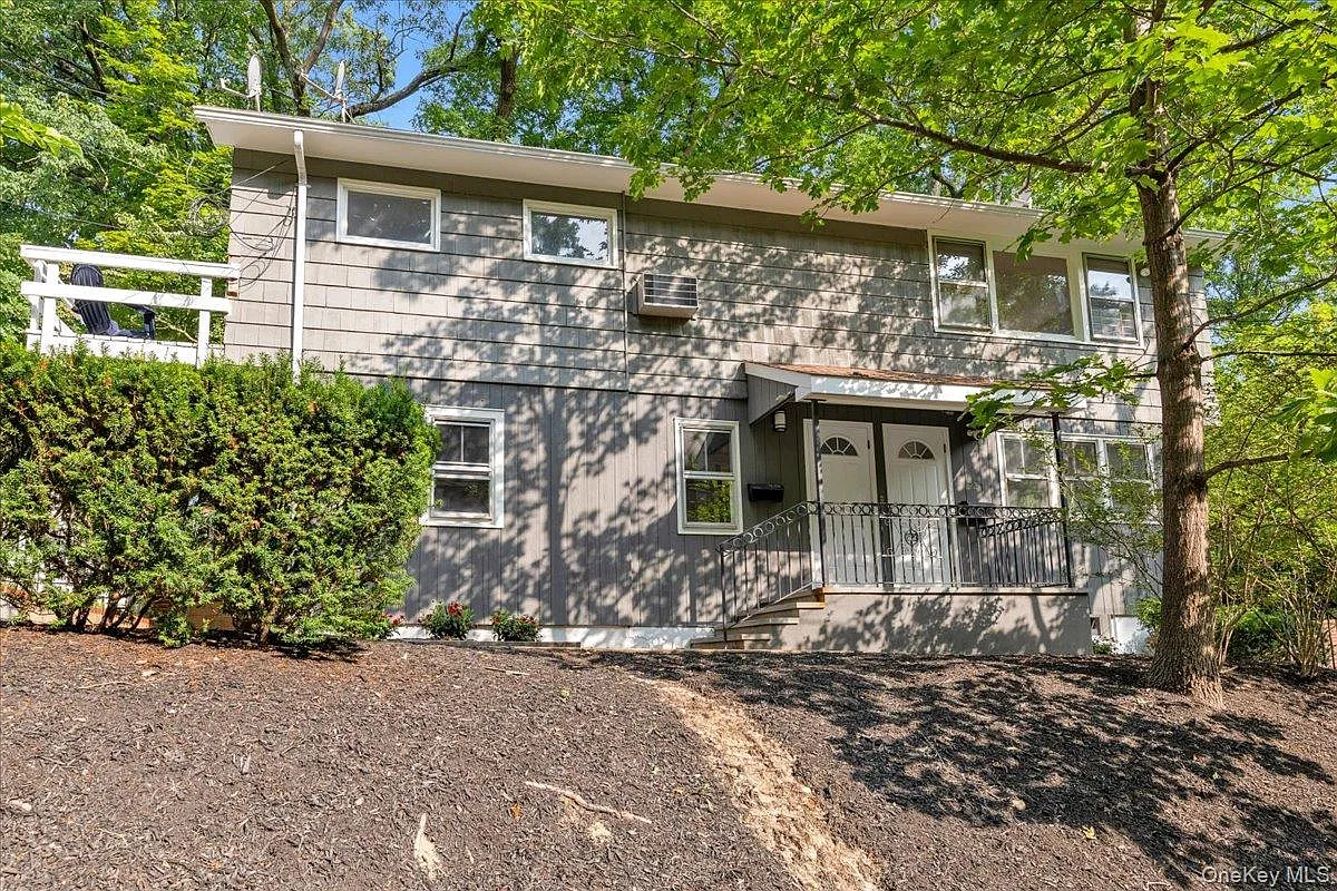 2 bed, 1.0 bath, 1300 sqft, $3,500 — Photo 1