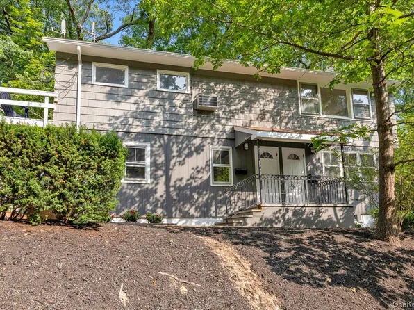 22 Putnam Ave, Glen Cove, NY 11542