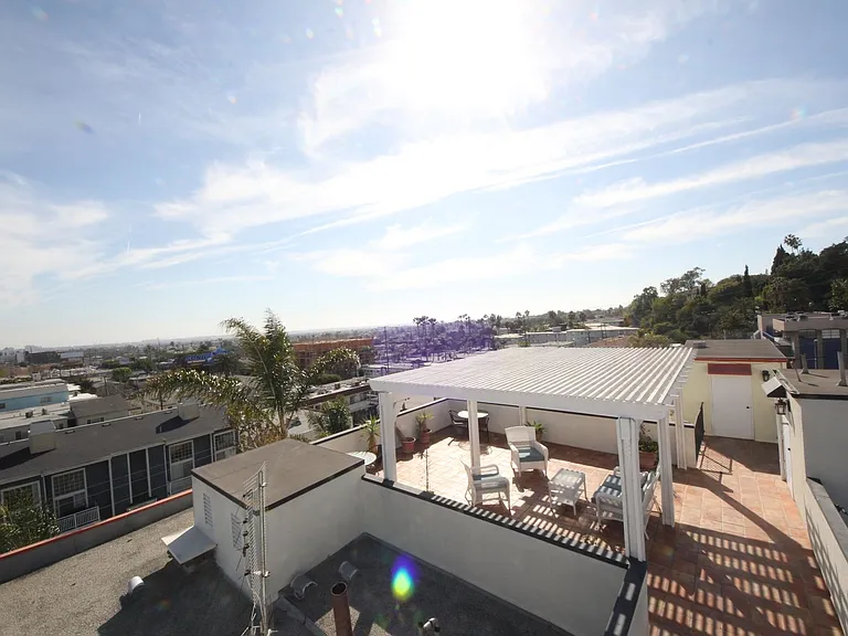 10615 Rose Ave — Photo 27