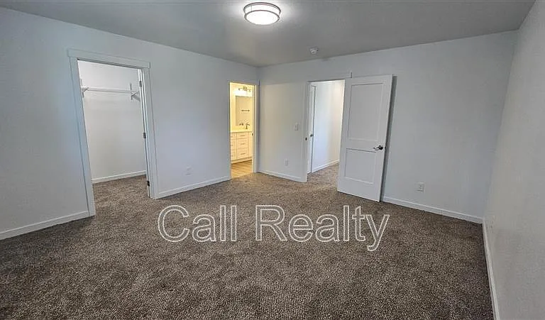 3811 E 12th Ave — Photo 13