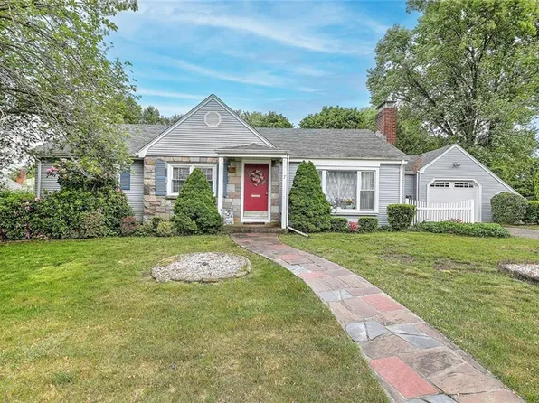 7 Park Blvd, Lincoln, RI 02865