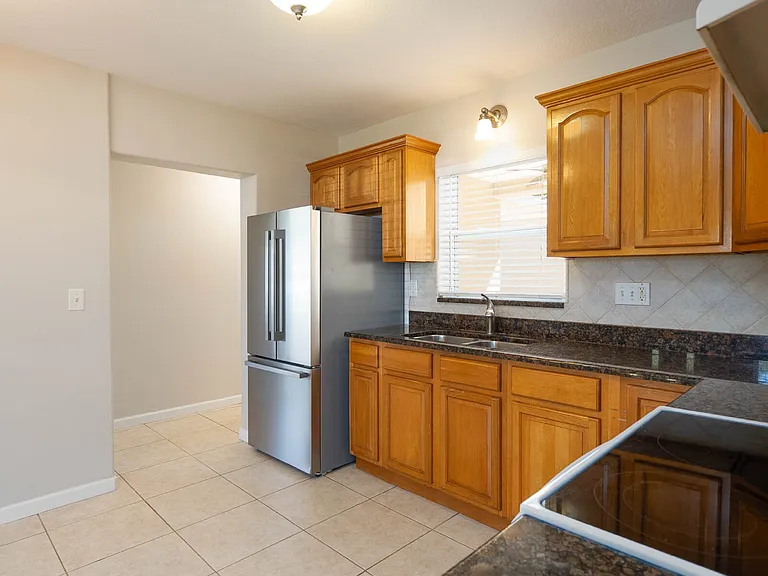 2714 Grand Cayman St — Photo 31