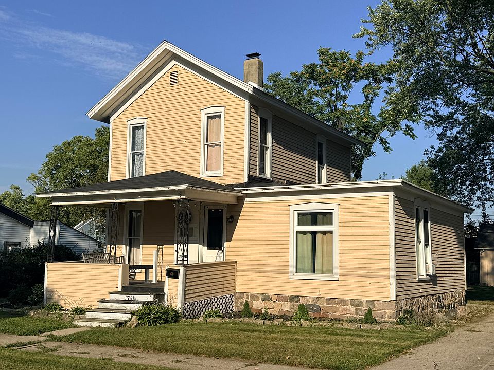 1st image of 711 Maple St