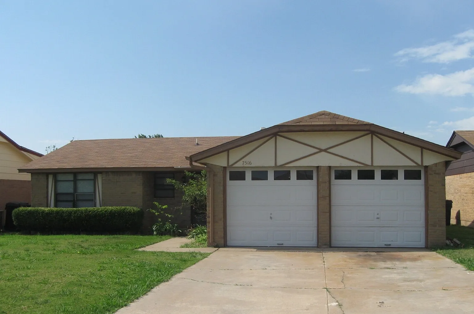 3 bed, 1.5 bath, 1040 sqft, $1,200 — Photo 1