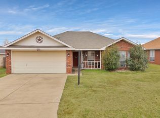 205 Comanche Trl, Alvarado, TX 76009