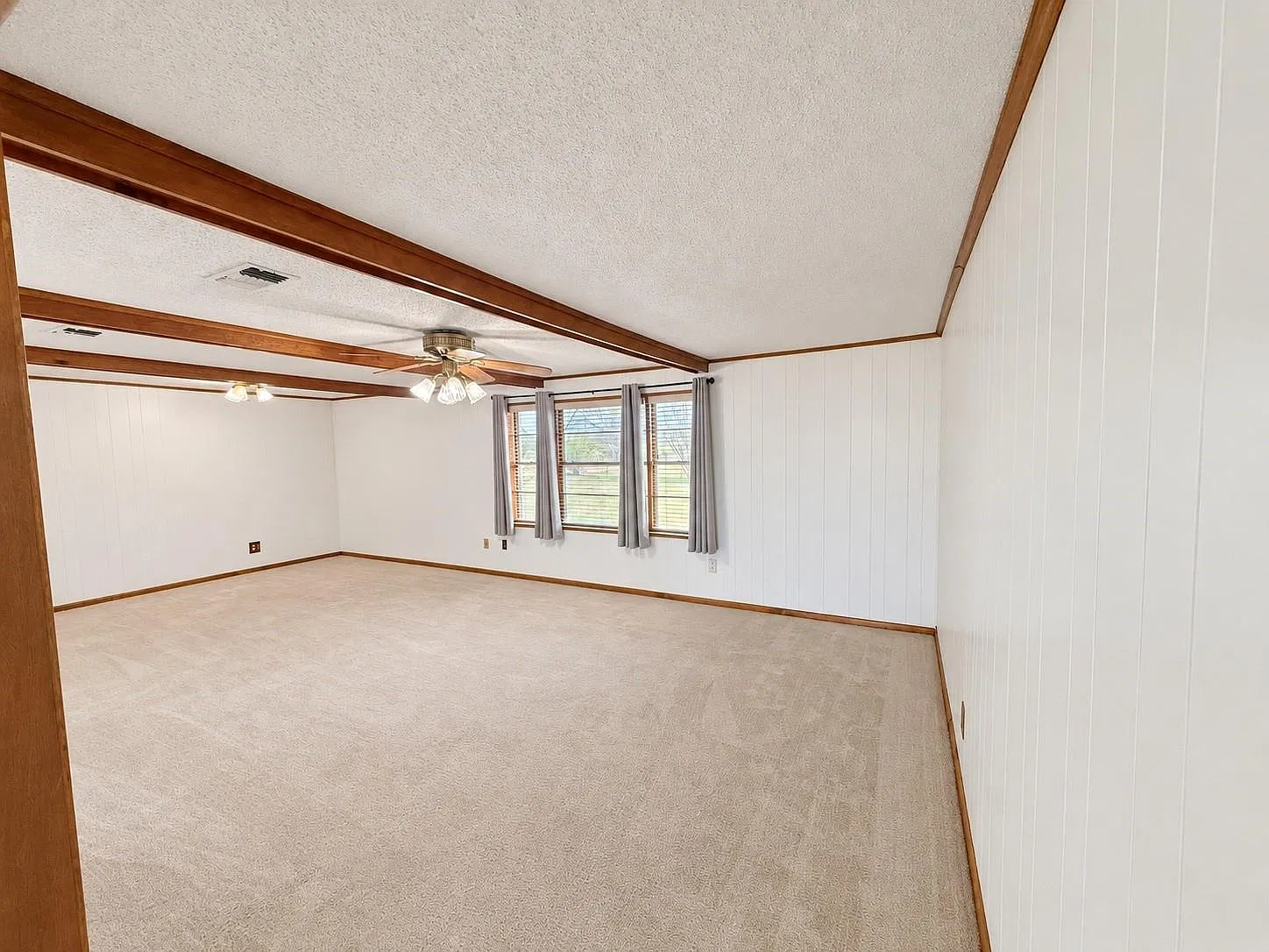 3 bed, 1.5 bath, 1424 sqft, $1,650 — Photo 4