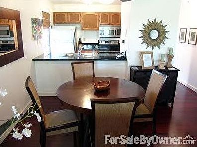 Dining area : Unit 150 Dining area.