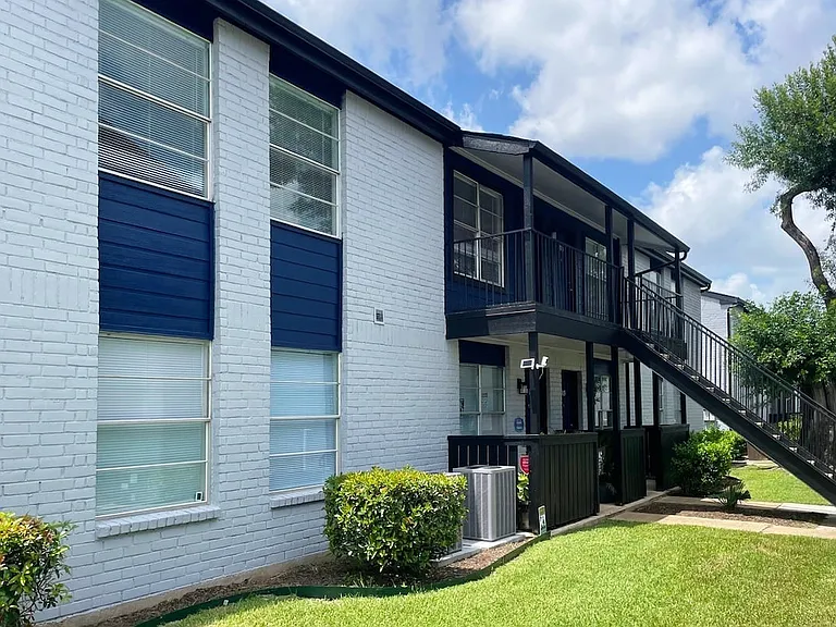 Crosby at Westchase Apartments — Photo 4