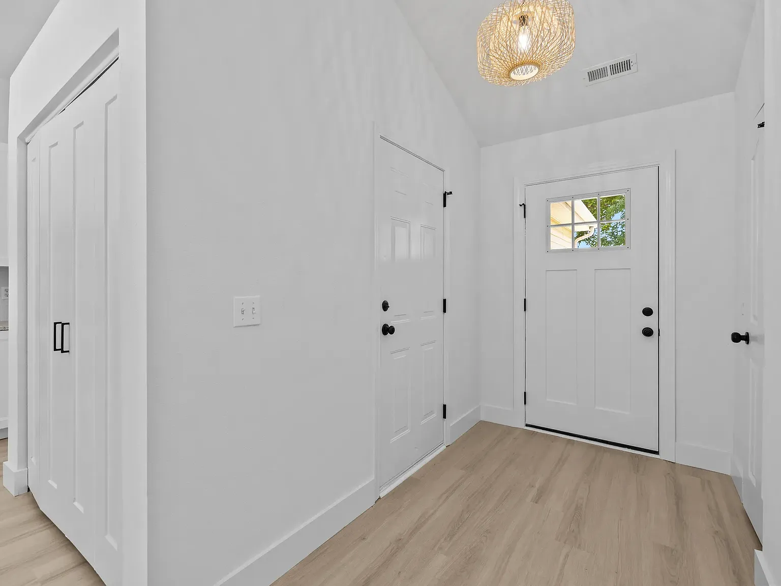 16216 Circlegreen Dr — Photo 3