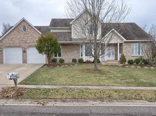 610 Windy Ridge Dr, Washington, MO 63090