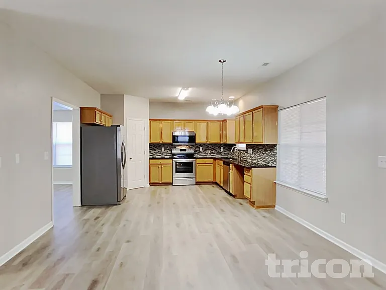 713 Southridge Dr — Photo 6