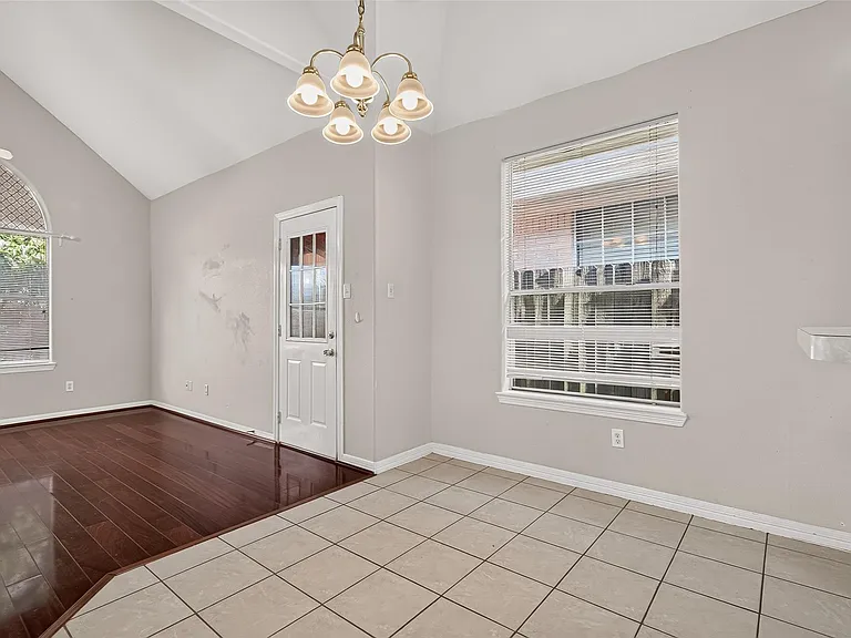 8503 Raybluff Ln — Photo 22