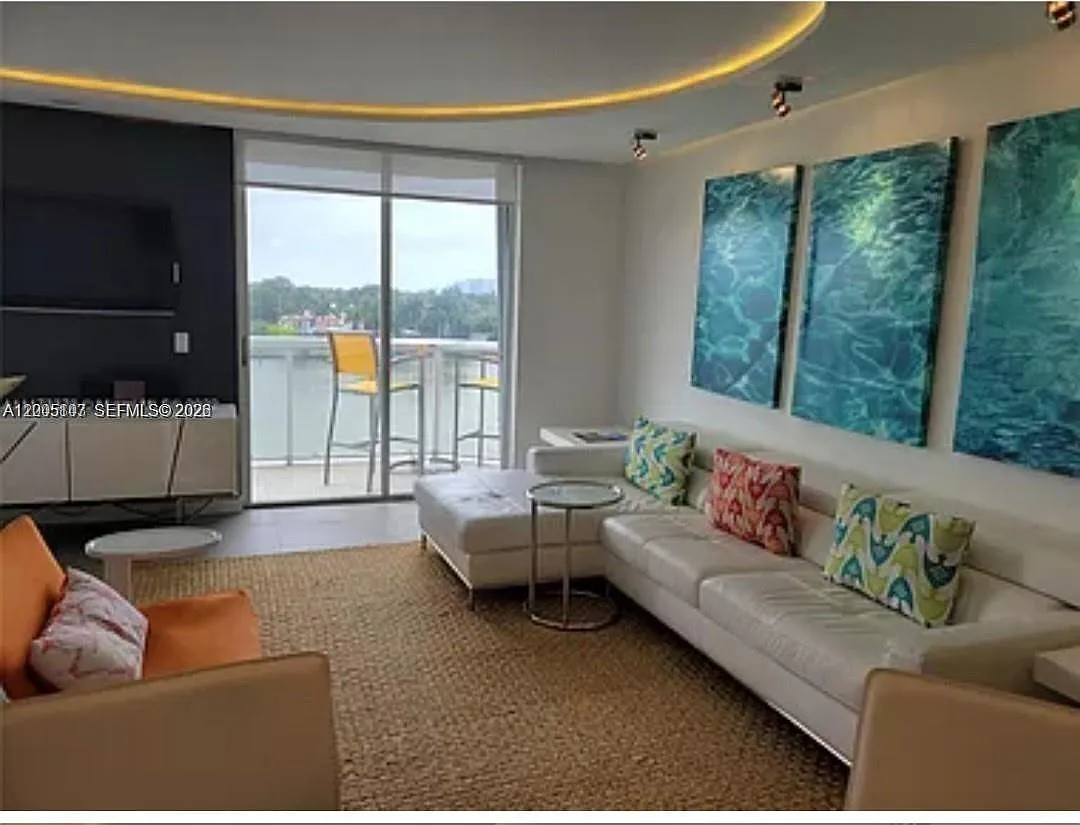 La Rive Gauche Condo — Photo 1