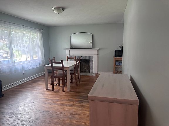 4th image of 82 Brookside Rd