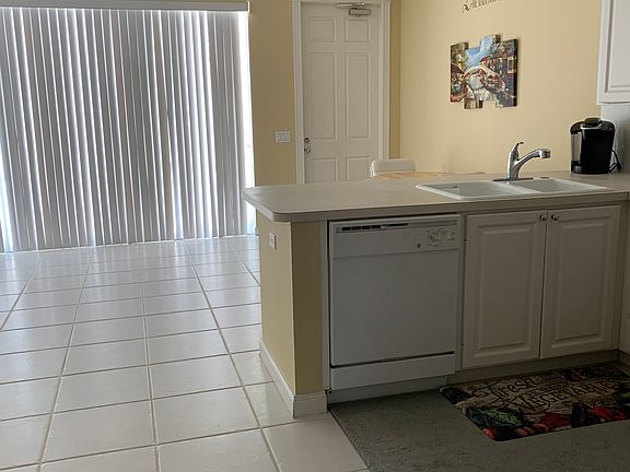 4th image of 6190 Towncenter Cir