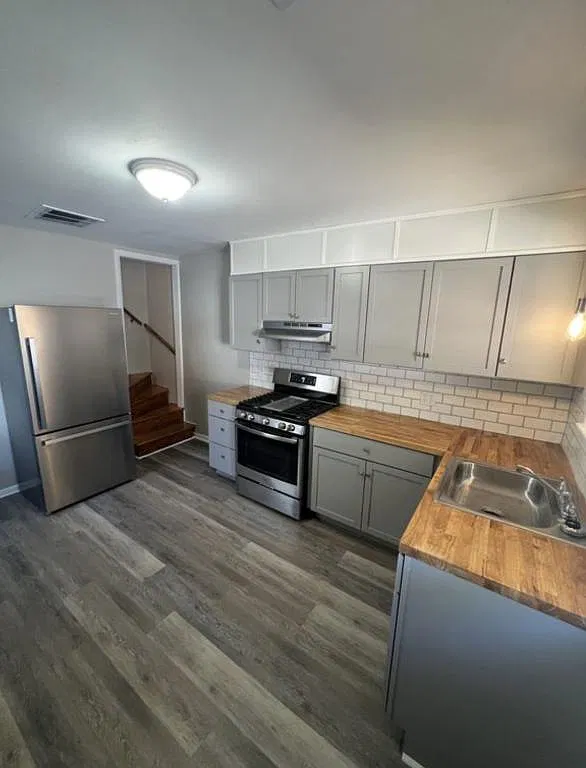 21 Breckenridge St — Photo 3
