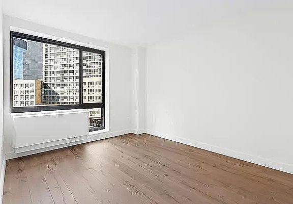 4th image of 25-21 43rd Ave #805