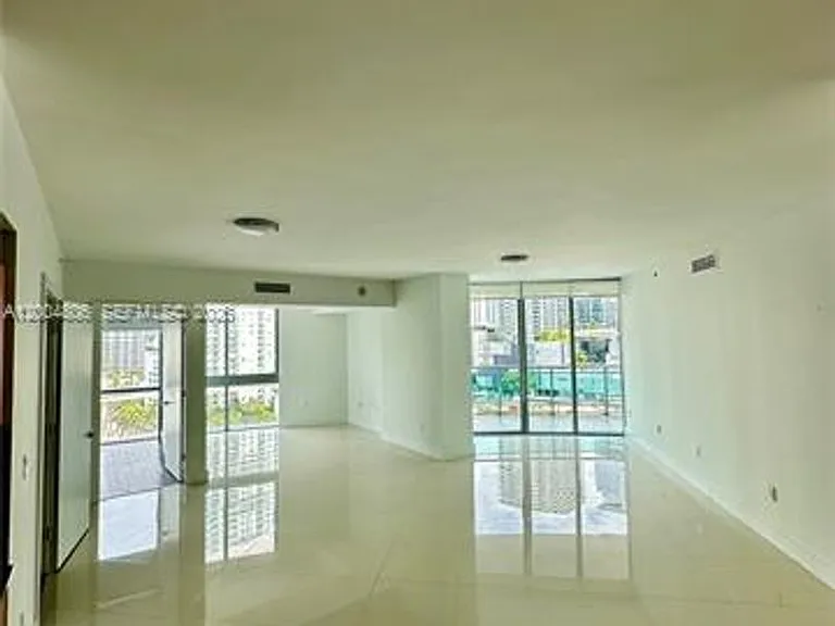 350 S Miami Ave #1402 — Photo 5