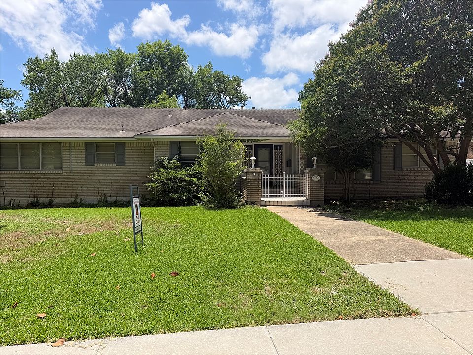 1st image of 804 Carroll Dr