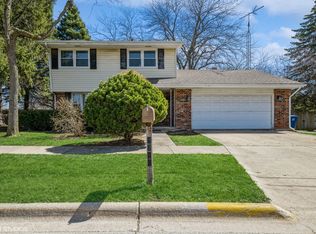 2715 Argonne Dr, North chicago, IL 60064